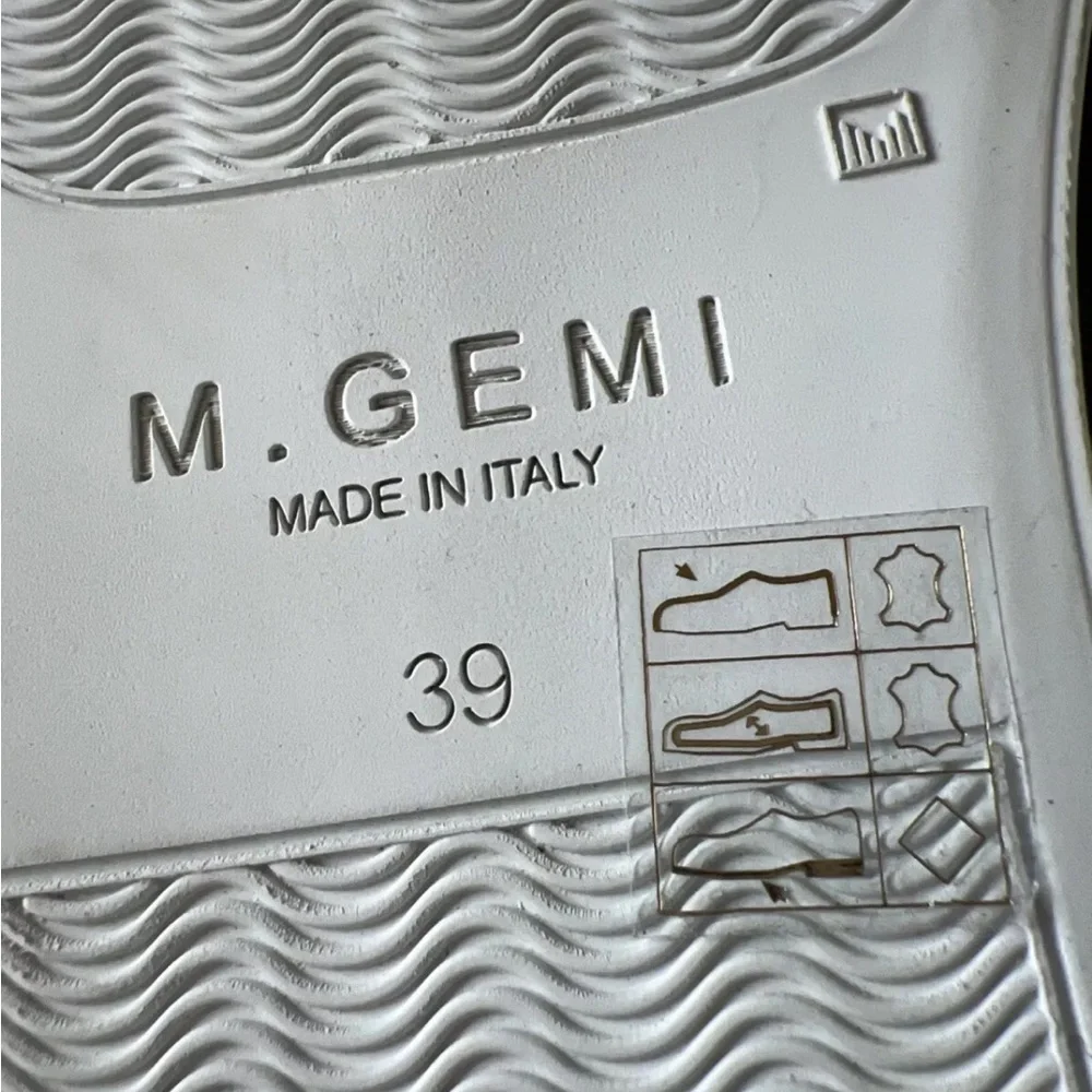 💖SALE💖M. Gemi 39/8.5 Sneakers Shoes Gray Patent Leather Made in Italy Women's - Picture 9 of 9